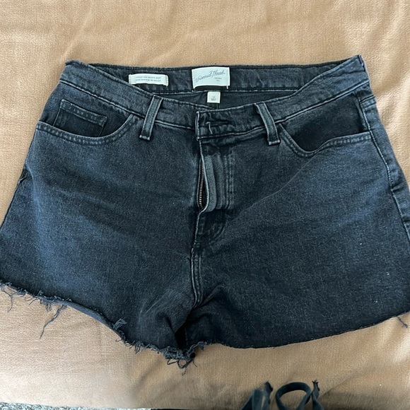BLACK SHORTS SIZE 12 - Picture 1 of 2